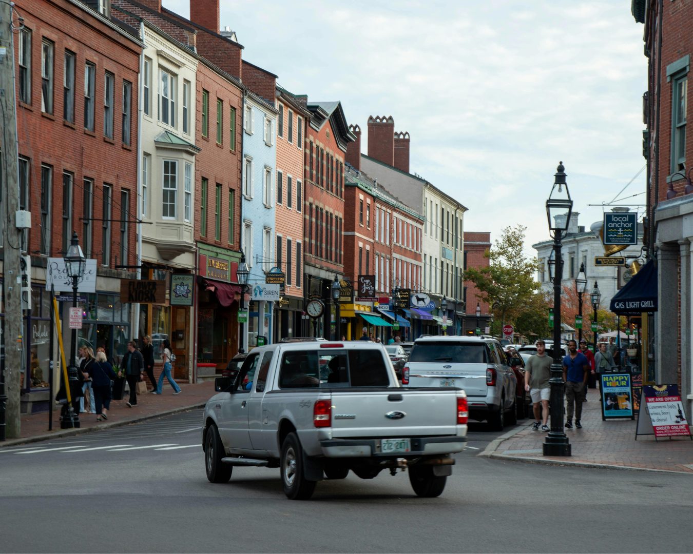 Small Town Revival: Why Everyone’s Moving Back to Main Street